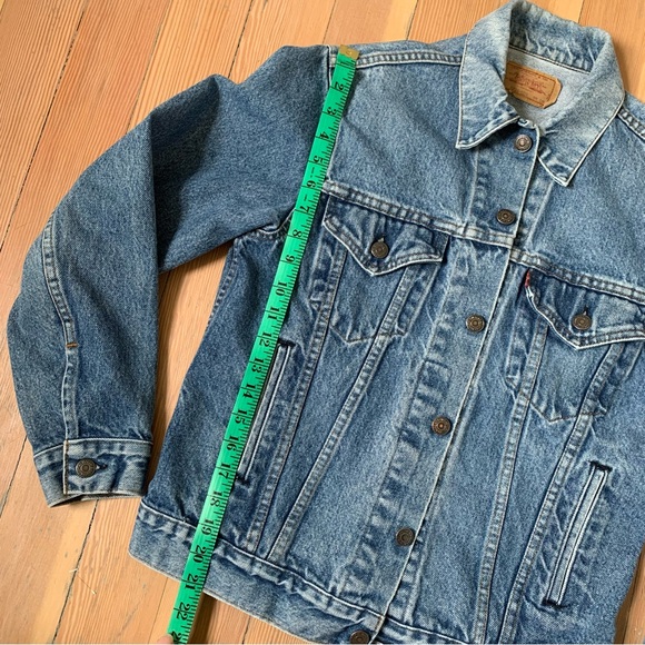 Vintage Levi’s Denim Jacket 70506-0216 Medium Blue Wash - Picture 6 of 9